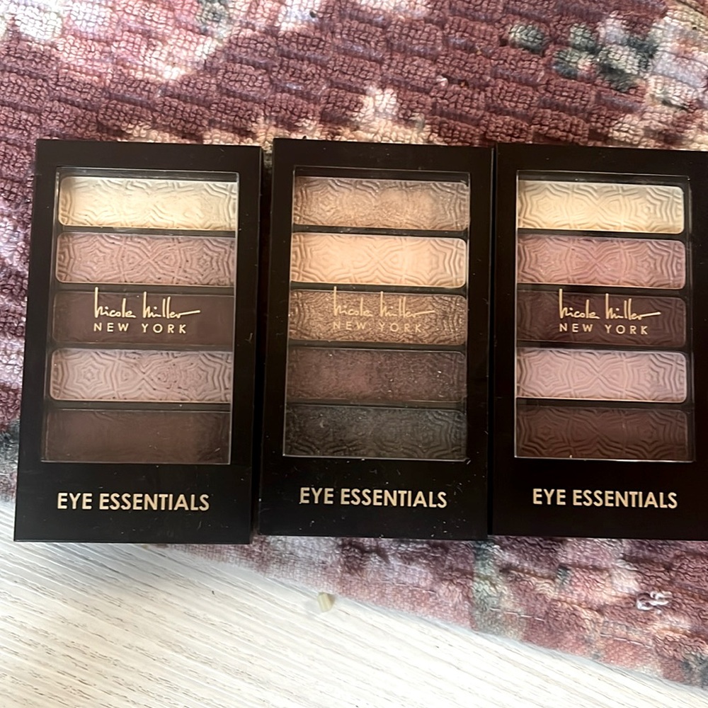 3 sets of eyes color shadows all 3 for $10